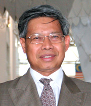 YB Dato' Mustapa Mohamed